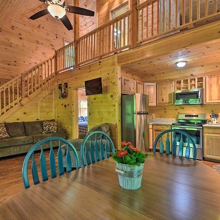 Murphy Cabin With Spacious Deck And Forest Views! Eksteriør billede