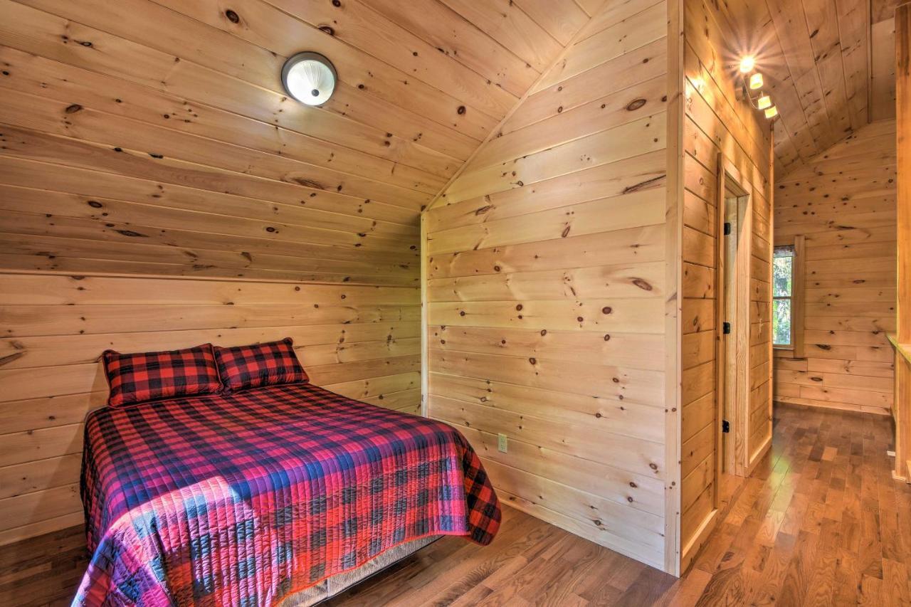 Murphy Cabin With Spacious Deck And Forest Views! Eksteriør billede