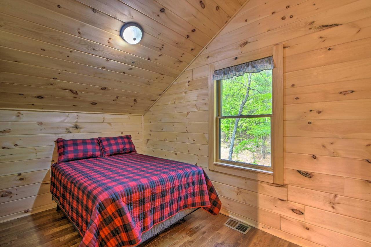 Murphy Cabin With Spacious Deck And Forest Views! Eksteriør billede
